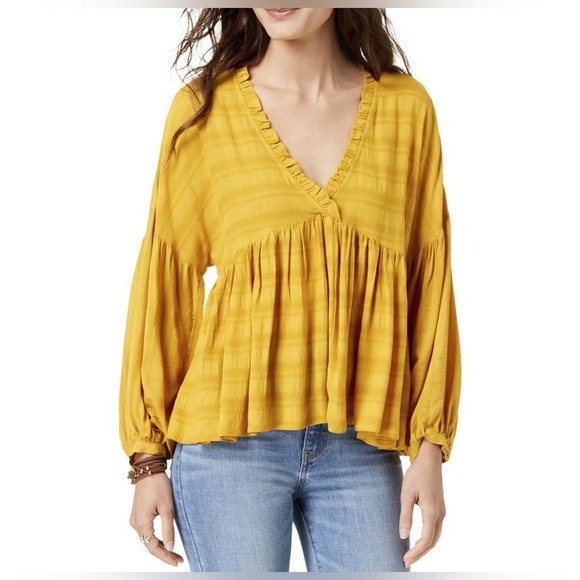 🛍️ $5 SALE Lucky Brand Flowy Top, size small but can fit medium. - Picture 1 of 6